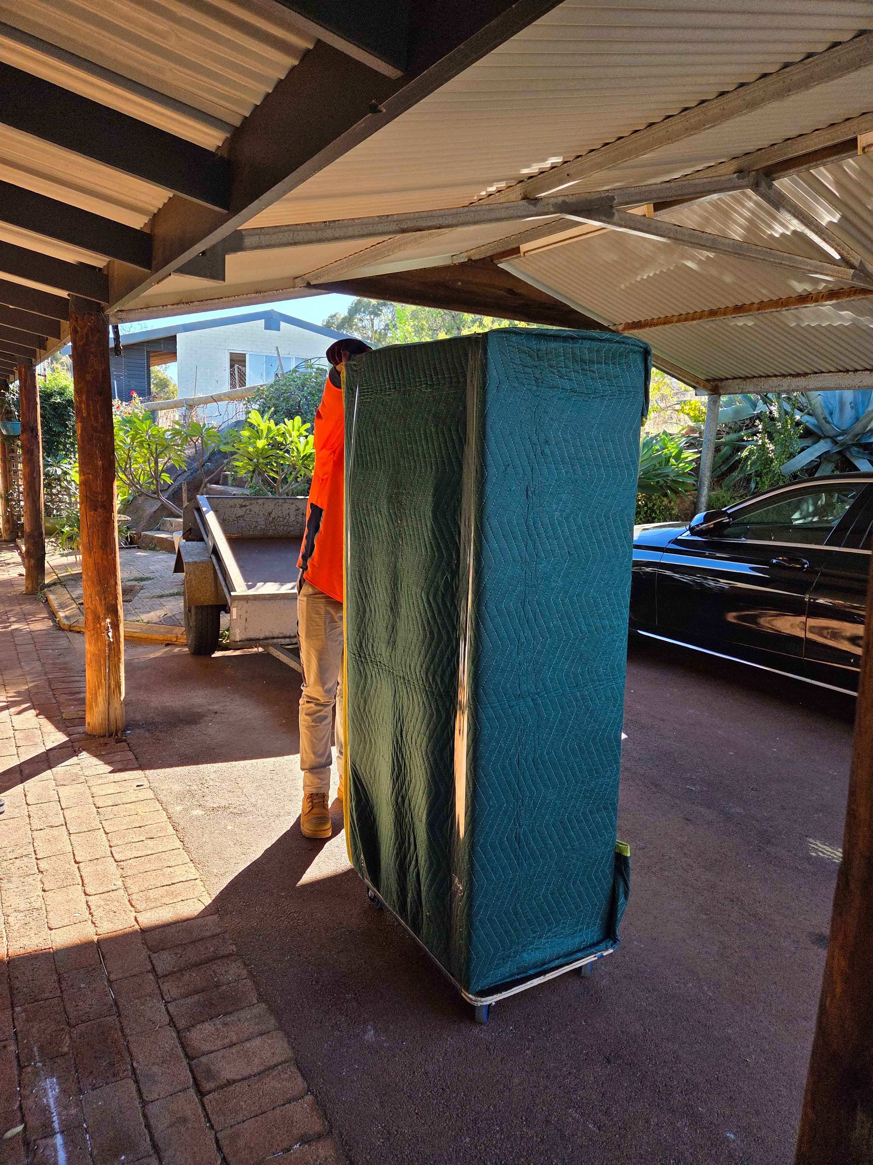 Awesome Mate Removals crew moving a home in Perth